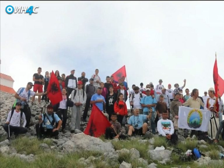 Εκτός ελέγχου οι UCKάδες: Ο Ταχήρ Βέλιου έκαψε την Ελληνική Σημαία στη Κρανιά – Ένοπλοι Αλβανοί εξόρμησαν στο Μαυροβούνιο και εξήγγειλαν την δημιουργία τακτικού Στρατού για την Ένωση των «αλβανικών εδαφών» (φωτογραφίες)